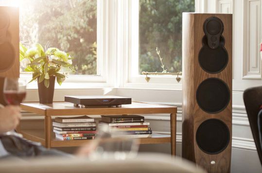 Wohnzimmer mit Linn Klimax Exact Lautsprecher